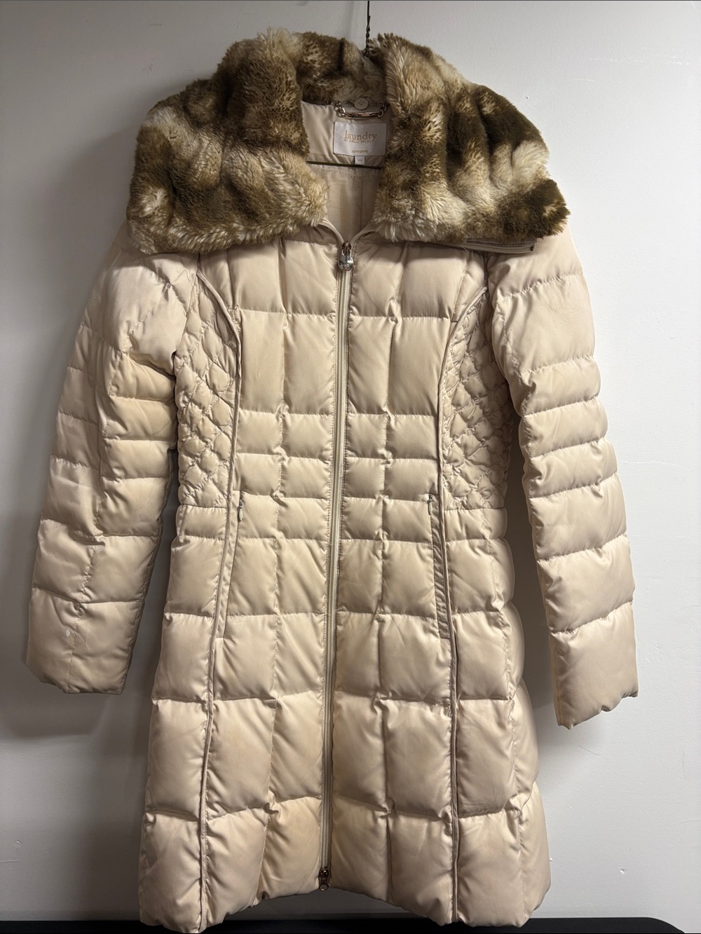 Laundry By Shelli Segal Cream Quilted Puffer Coat with Faux Fur Trim